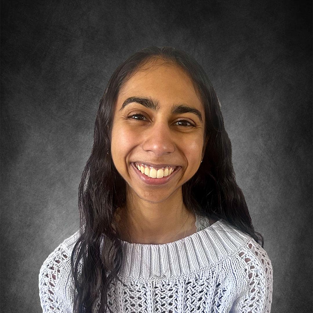 Rya Vallabhaneni headshot