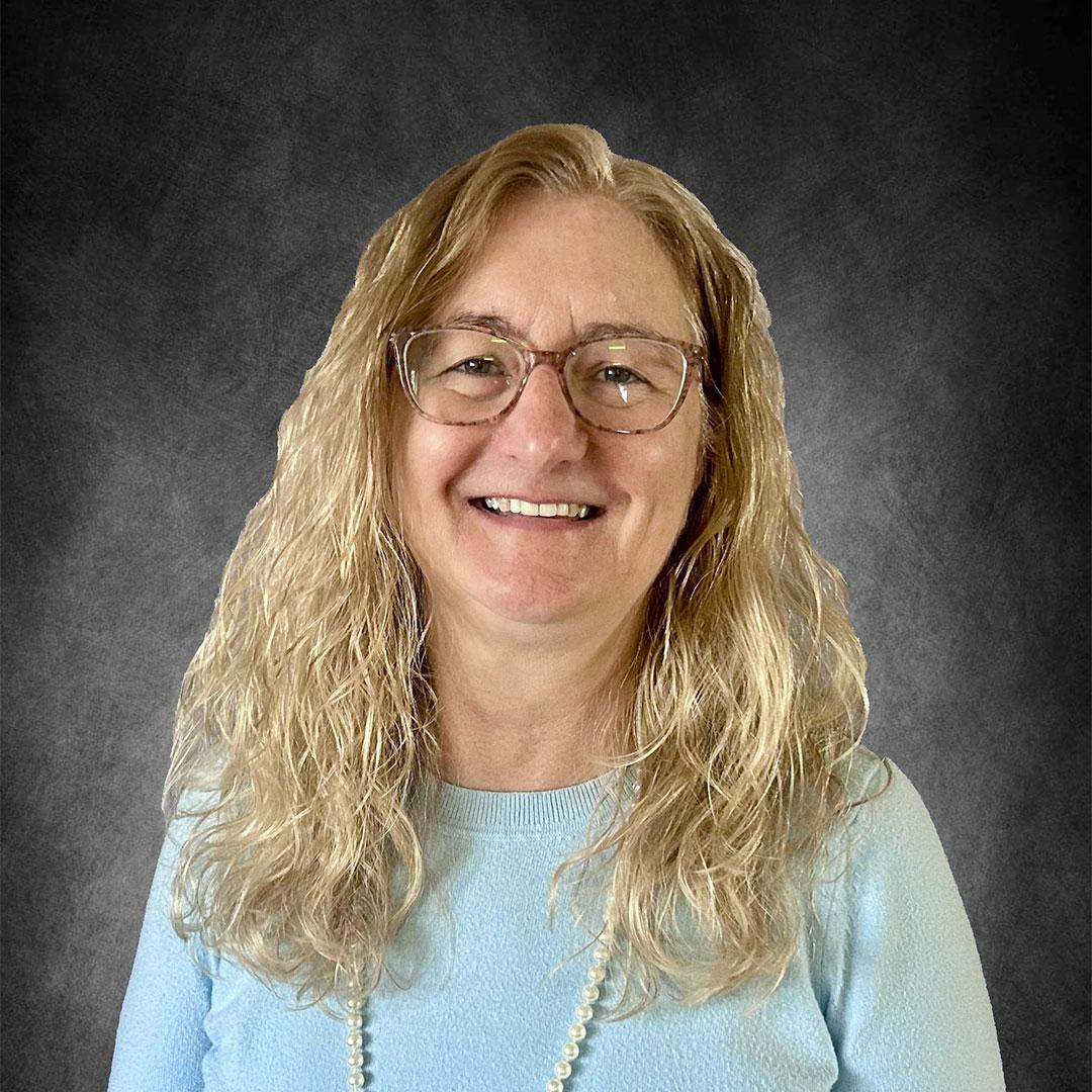 Suzanne Runyan headshot